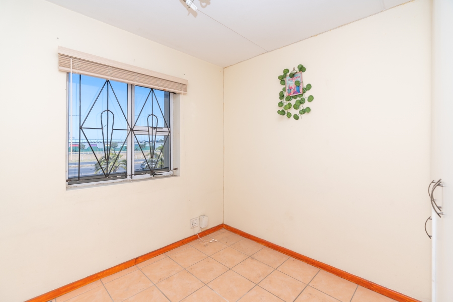 2 Bedroom Property for Sale in Thornton Western Cape
